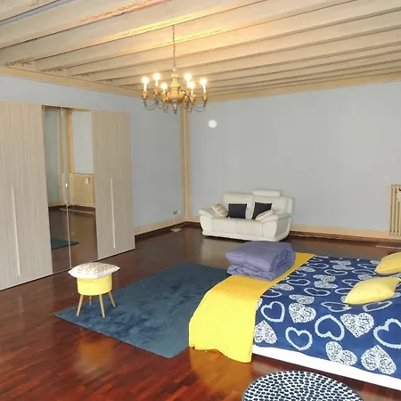 With 4 Bedrooms In Brescia, With Furnished Terrace And Wifi Apartment Brescia