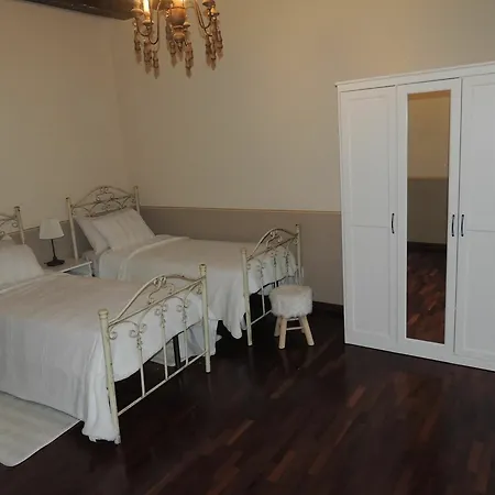 With 4 Bedrooms In Brescia, With Furnished Terrace And Wifi *