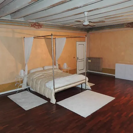 With 4 Bedrooms In Brescia, With Furnished Terrace And Wifi Apartment